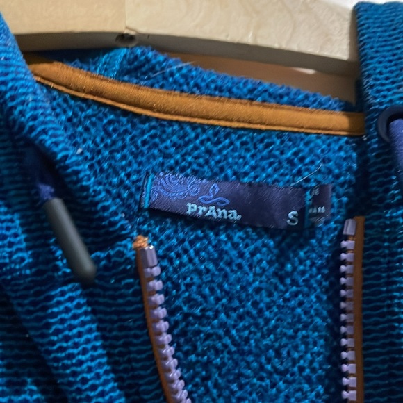 Prana small pullover fleece with zipper navy and rust - Picture 2 of 3